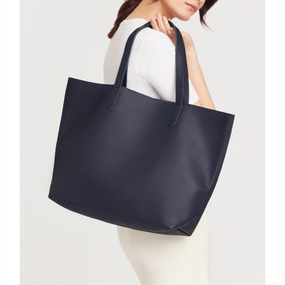 Cuyana Navy Classic Leather Tote